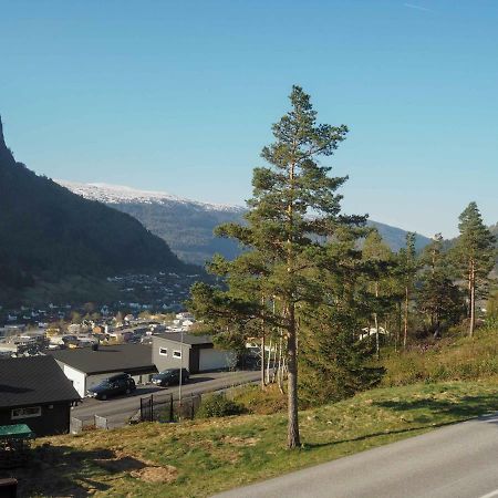 Stryn Stor Og Moderne Leilighet ภายนอก รูปภาพ