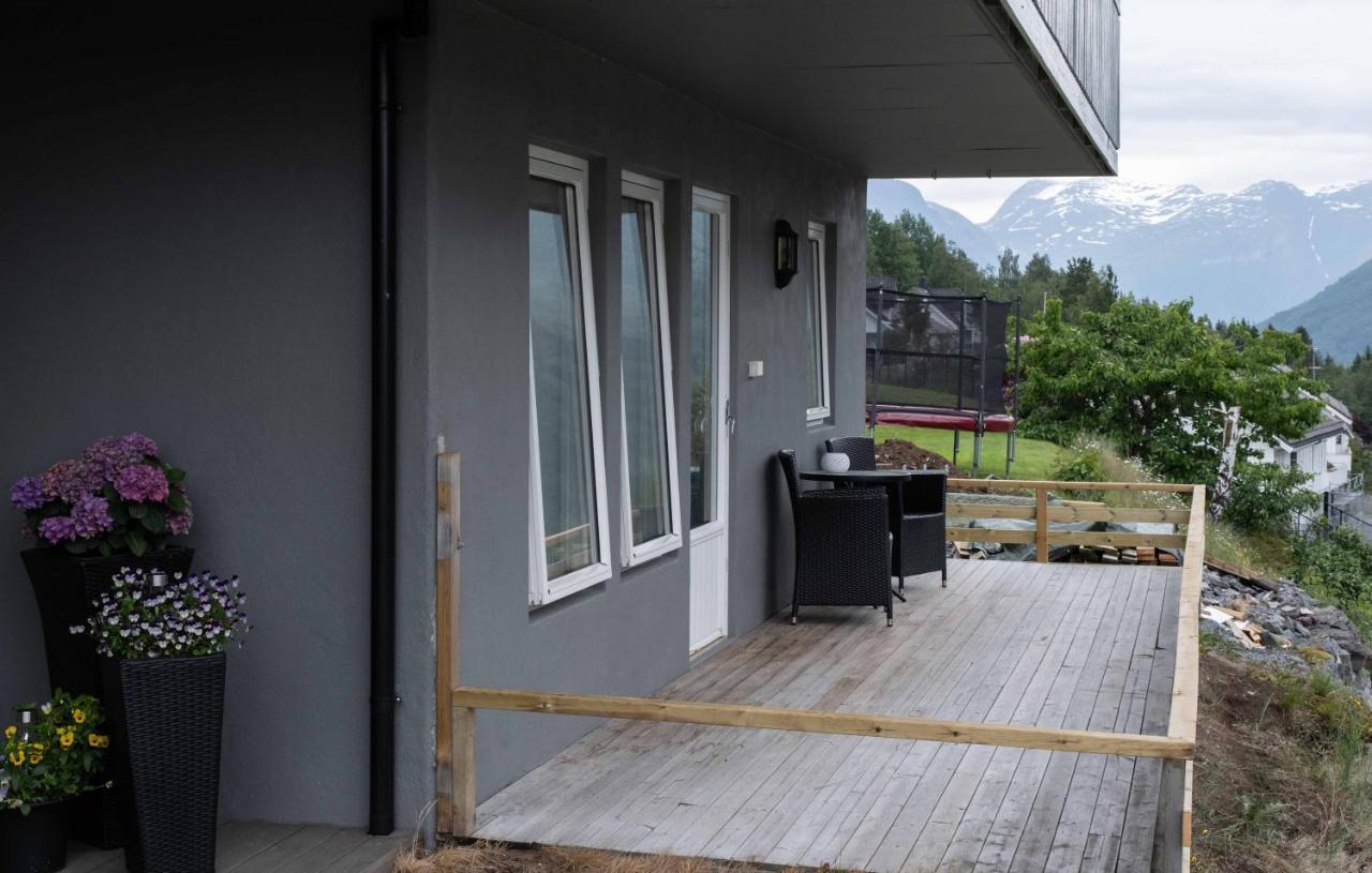 Stryn Stor Og Moderne Leilighet ภายนอก รูปภาพ