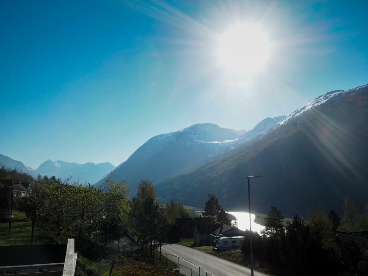 Stryn Stor Og Moderne Leilighet ภายนอก รูปภาพ